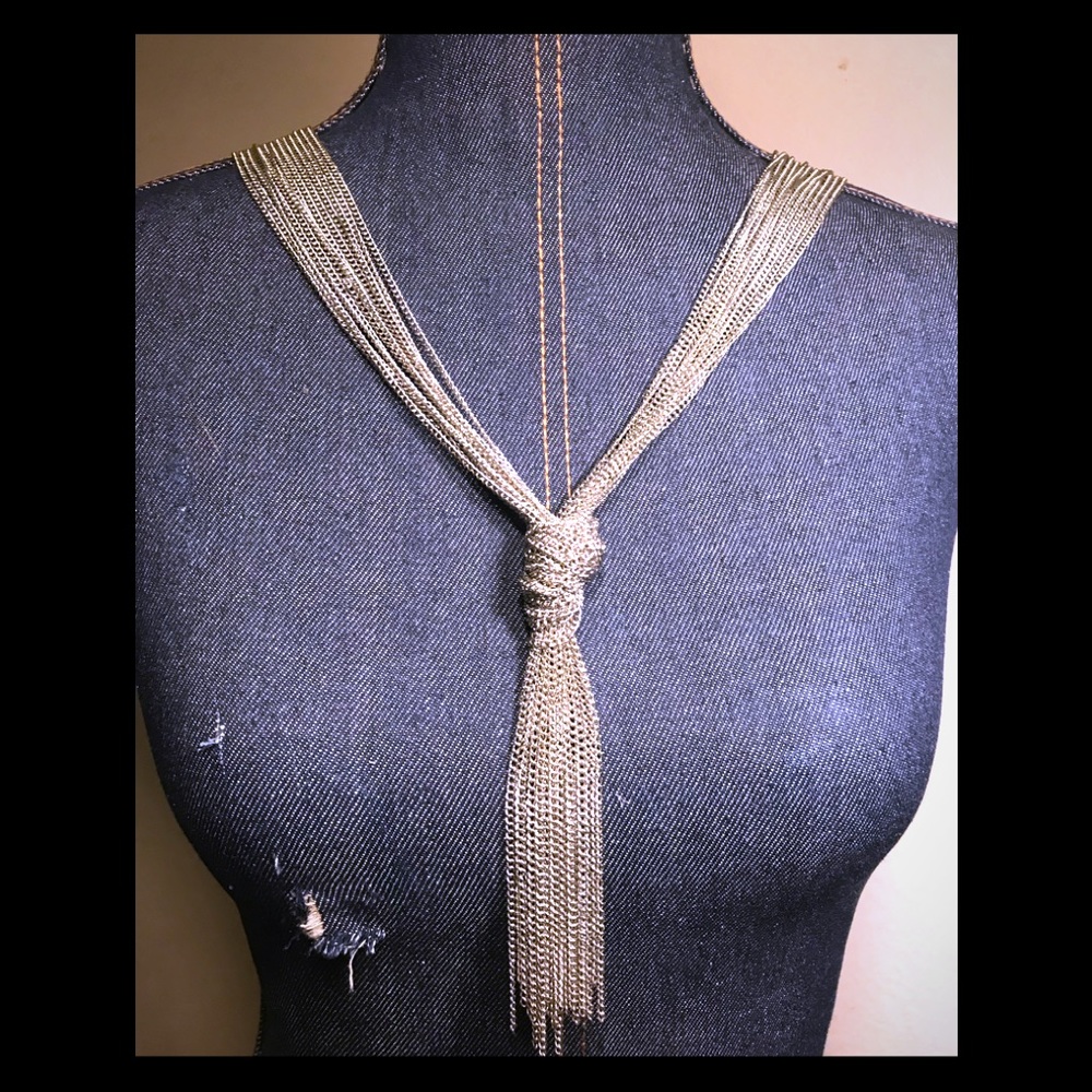 🔆 Fashionably beautiful accessory necklace